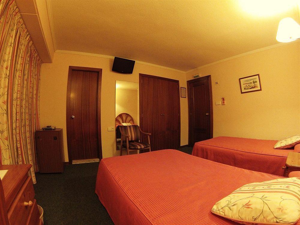 Hotel Avenida Plaza อัลซีรา ภายนอก รูปภาพ