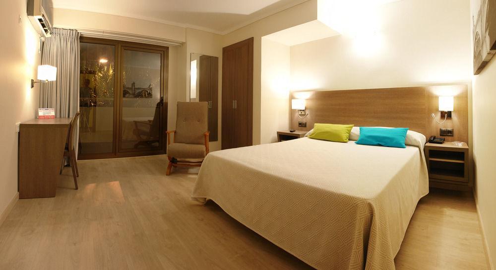Hotel Avenida Plaza อัลซีรา ภายนอก รูปภาพ